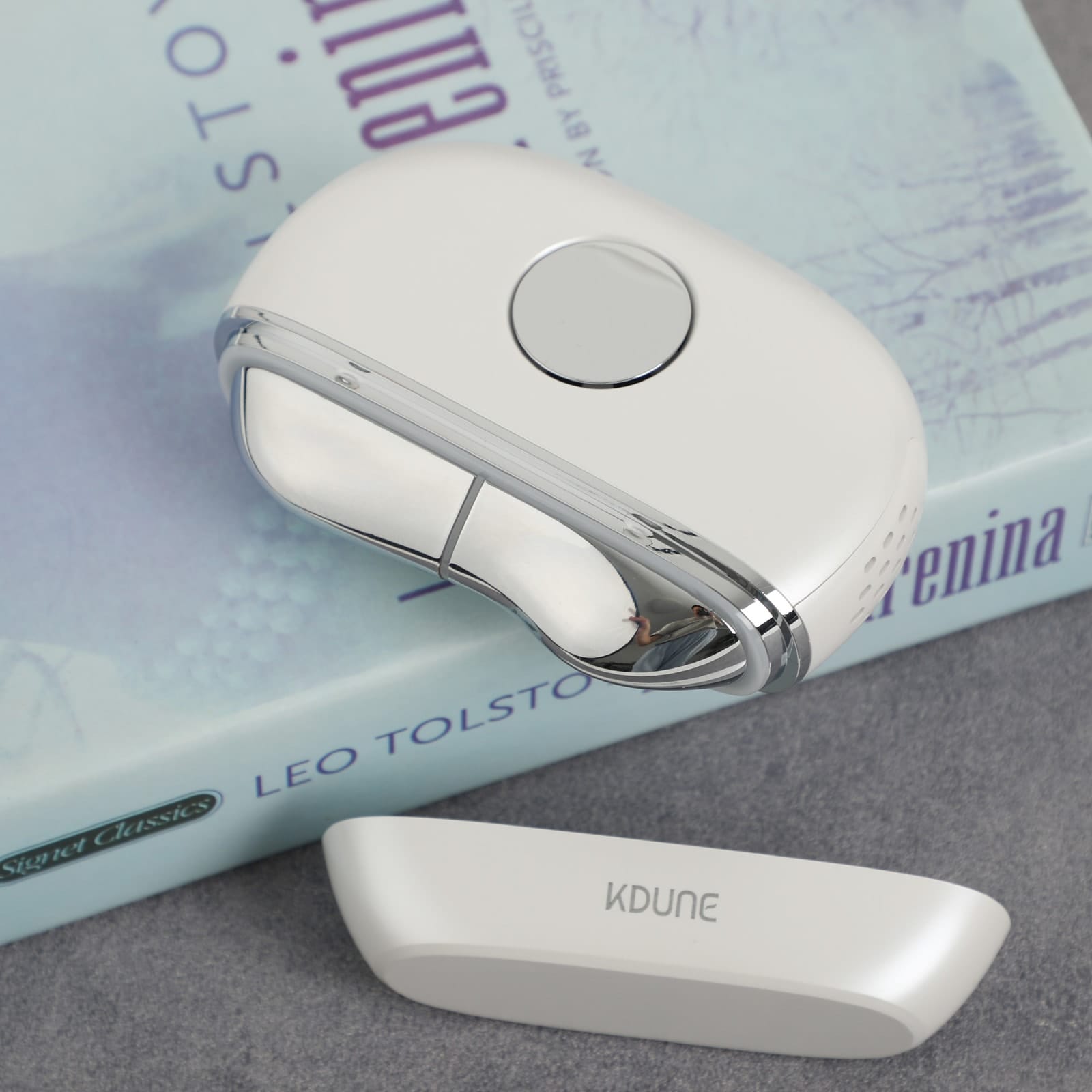 Kdune GloShell Mini Gua Sha Massager, studio photograph 8 of 8